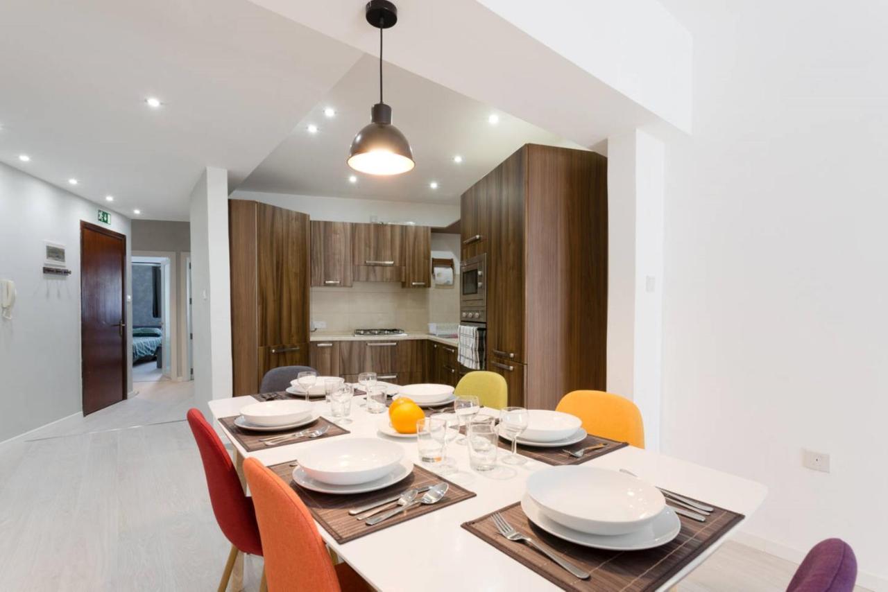 Modern 3 Bedroom & 3 Bathroom Apartment - Near Balluta Bay San Ġiljan Kültér fotó